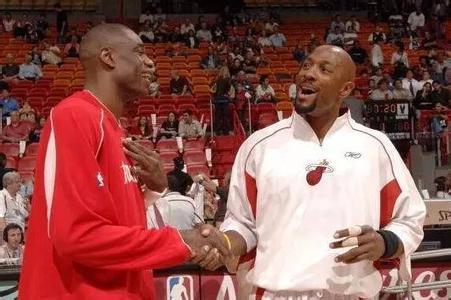 与侧翼绕后 与侧翼绕后